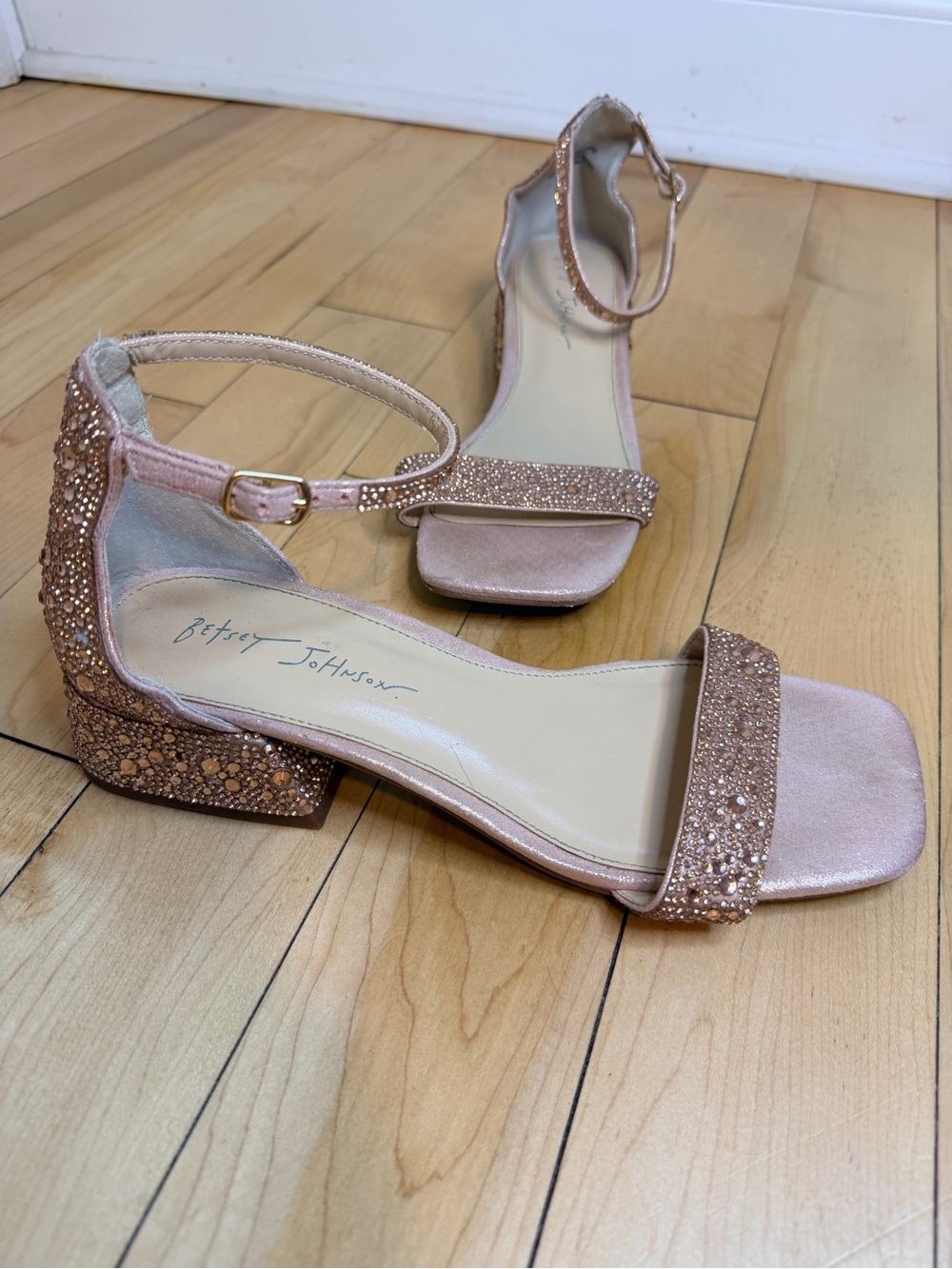 Betsey Johnson SB-Grant Rose Gold Rhinestone Crystal Block Heel Sandals 9M